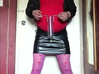 Bisexual crossdresser feed me your pee and i will swallow every last drop of it even if its salty just how i like it