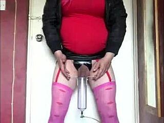 Crossdresser biseksual, kasih pee mu gue telan semua walau asin banget suka gini