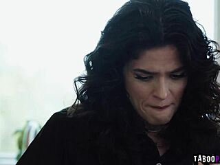 victoria voxxx lets jay smooth take control for computer fix