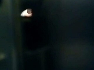 สำรวจห้องน้ำสาธารณะเกย์ที่อิราปัวโต