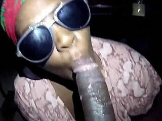 Sloppy blowjob leads to public cumshot in the car