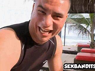 Blond latinská milfka pribije mladého frajera