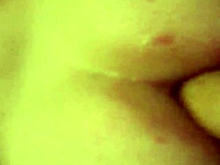 Girlfriend Uses Dildo