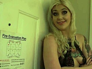 Ada Bomb en gangbang interracial salvaje con folladas intensas