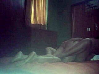 18ペルー人が大声で中出しを懇願