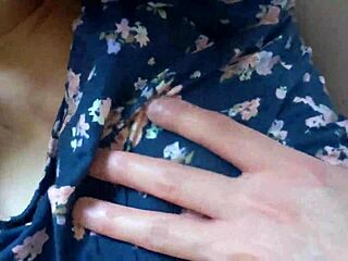 คุณจะทำอะไรถ้านอนข้างๆ คนอื่น? นี่คือคำตอบ