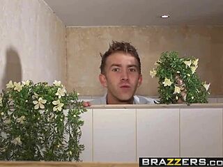 Brazzers presents Jasmine Jae and Danny D in epic squirt scene