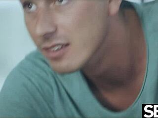 Babe Brasil Hitam Cantik Nikmati Kopi Pagi dan Pertemuan Panas di Dapur