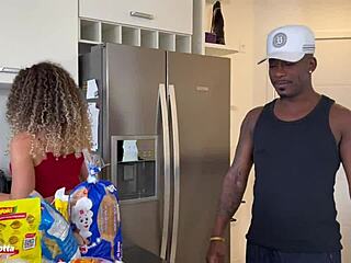 novinha gostosa sucks pirocudo until she's dripping and begs for more