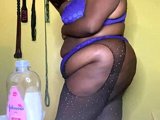 i can't resist this kinky domme with a big ass doing hypnosis fetish. her control drives me wild every time.