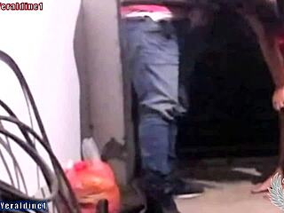 Flashing My Big Ass to Delivery Guys, Seducing and Sucking Cock Outdoors! 😜