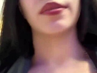 hey, found my new outfit for dancing tonight! tell me if ya like it, ok?