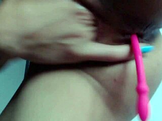 Cam girl squirts with three fingers!