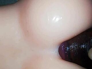 probando mi juguete de silicona big ass with black cock?