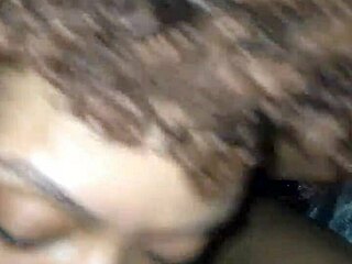 No puedo superar su increíble mamada, ¡maldita sea!