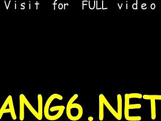 Úžasná anděl c jezdí na příteli s oholeným tělem v hardcore cowgirl akci