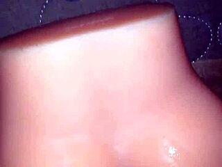 probando mi juguete de silicona big ass with black cock?