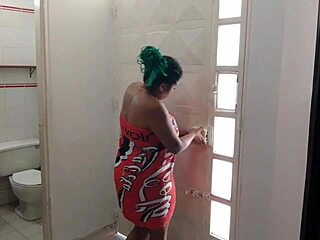 Sexo duro al aire libre con la esposa de mi mejor amigo en un polvo interracial rápido