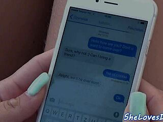 roundass eurobabe gets double penetrated