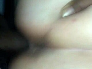 ティーン18+のきつい濡れマンコがモンスター黒チンポを激しく受け止める