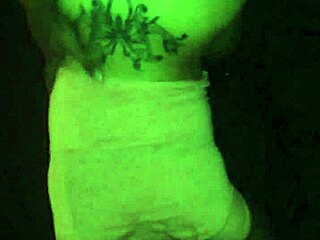 Vontaa Kream smadrer varm ung spansk blond hårdt