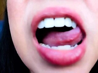 ¡Wow, mira este fetiche oral salvaje en acción!