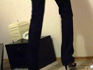 i peek at tiny panties of teen babe