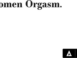 De Cerca - Escena de Masturbación en Solitario y Orgasmo de Avery Black