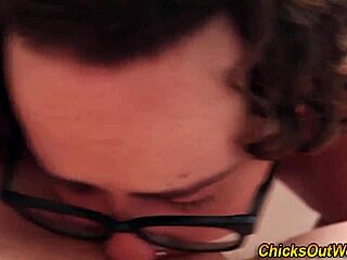 Aussie Lesbians Fuck In Intense Threeway With Anal Finger