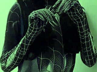 karol smith sexy friki es follada por su hermanastro a cambio de irse a la convenci�n y se corre dentro de ella