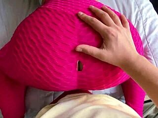 Gemidos inocentes de hermanastra tímida