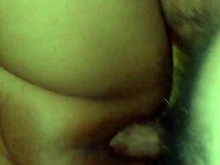 زوجين هاويين يمارسون الجنس المتسخ في المنزل