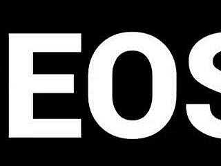 Hej, pozri, ako otváram mokrú mačičku tejto mladej kočky na hlboký creampie, čo?