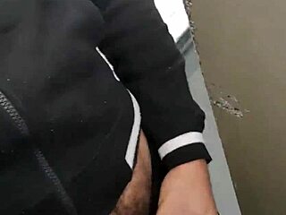 Safadeza unfolds in gym bathroom, sheer thrill with hot guys