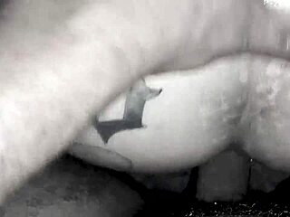 Penggemar pijat pantat besar Paty Angel pakai mainan