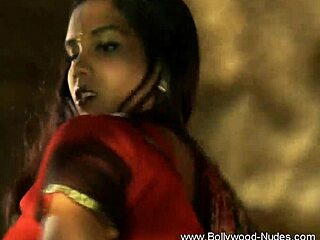 Wow! Eastern Indian Dancer Strips Bare in Solo Show!