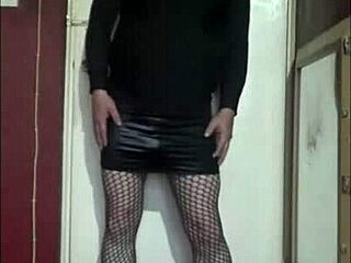 I, a bisexual crossdresser, use a pump to get bigger for homemade fun