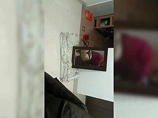 Milf administradora viene en su día libre para un oral caliente