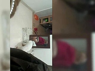 Milf administradora viene en su día libre para un oral caliente