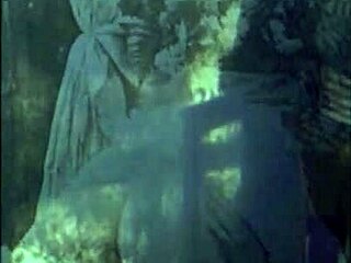 ว้าว โป๊สามคนย้อนยุคจากสองศตวรรษที่แล้ว!