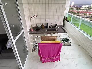 Ο Κώλος Λατίνας Υπηρέτριας με Τρελαίνει!