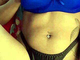 asmr novinha moans and cums with toys?