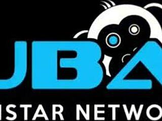 Brooklyn ve Darcie Havuz Kenarında Sertçe Sikişiyor