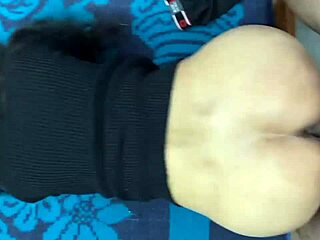 Hei, gimana rasanya memek bhabhi tua lapar setelah anal liar?