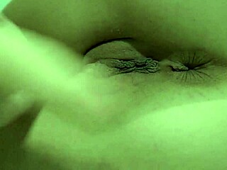 folla dildo pensando en su novio