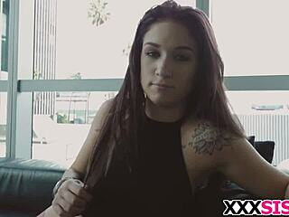 Dia Tak Tahan Hisap Kontol Gergasi Stepsis Naiomi Mae Sambil Fuck Pantat