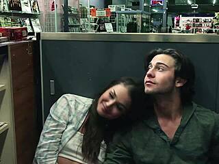 chico folla a su pareja con follada intensa en la pussy hasta el cum