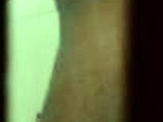 Mata-matai Cantik India Selatan yang Menarik Perhatian. Dia Tak Tahu Aku Nonton Setiap Gerakannya