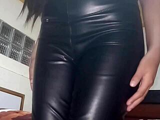 Aku Obsesi Sama Latina 19 Tahun Ini dari Komunikasi di Kencan Pertama Kita!