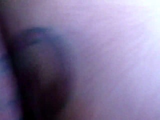 엄마가 내가 그녀의 엉덩이를 하는 걸 좋아해, 특히 친구들이 있을 때